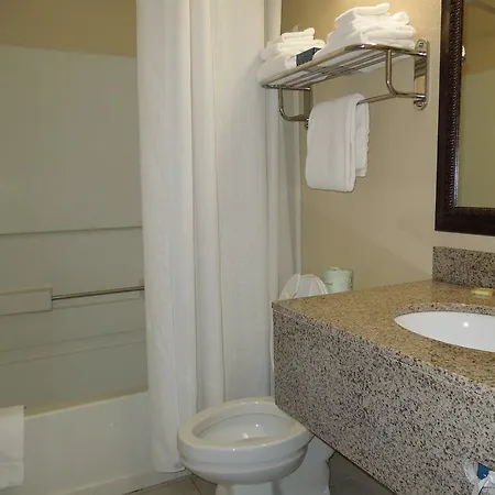 Super 8 By Wyndham Harrisonburg Motel Room photo