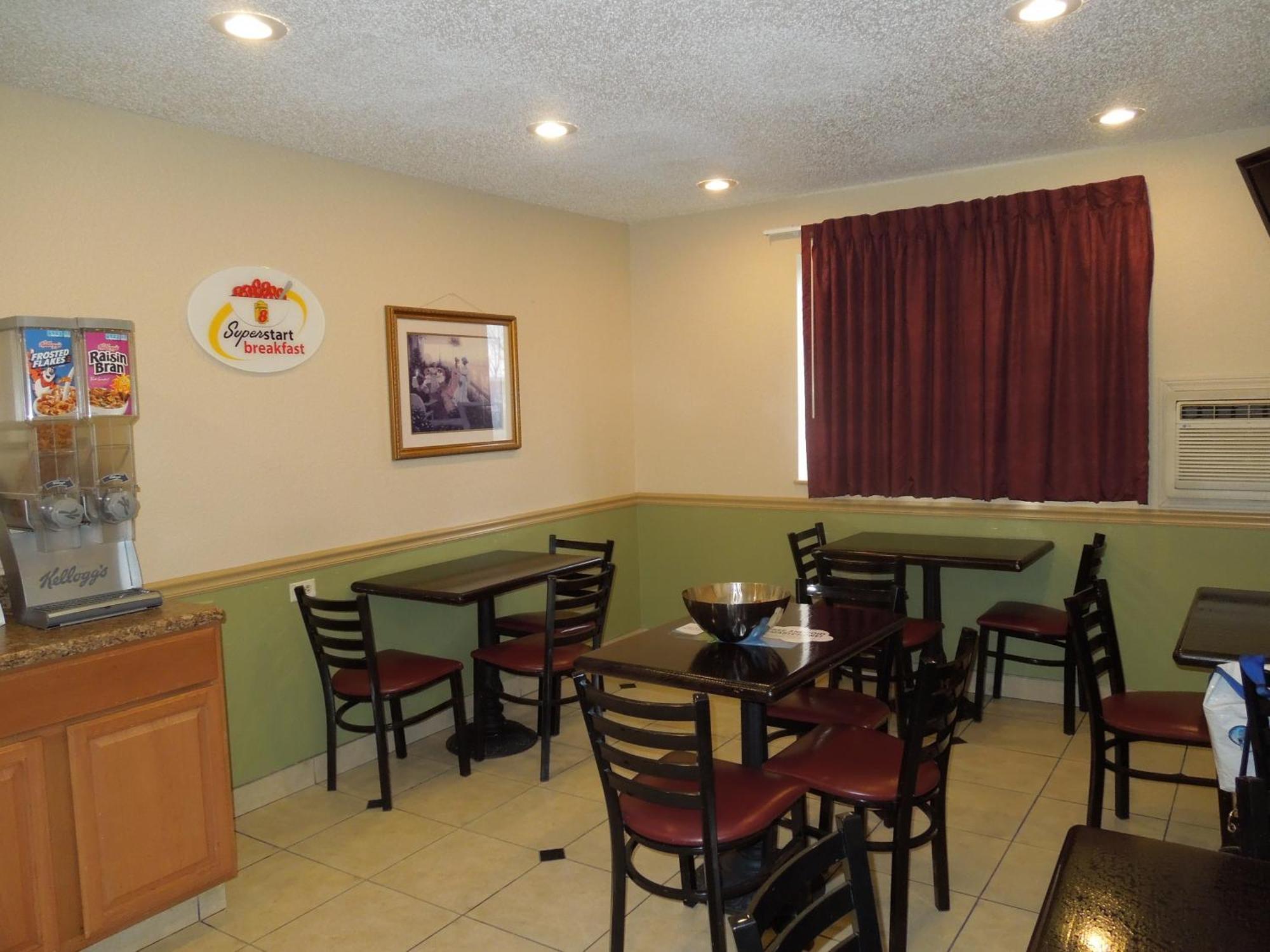 Motel Super 8 By Wyndham